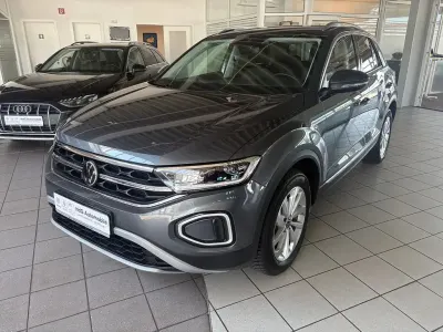 Gebraucht VW T-Roc Style 150 PS (110 kW) 2023 Grau SUV