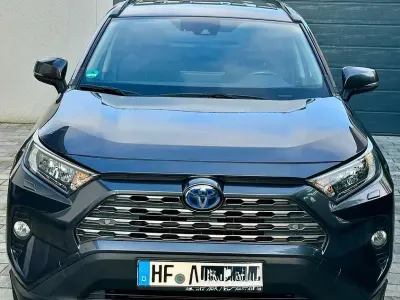 Gebraucht Toyota RAV4 Hybrid Club 218 PS (160 kW) 2019 Grau SUV