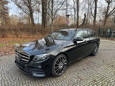 Schwarz Gebraucht 2019 Mercedes E200 AMG line Limousine | 25.000 € (Fairer Preis)