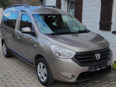 Gebraucht Dacia Dokker 116 PS (85 kW) 2014 Gold Van / Kleinbus