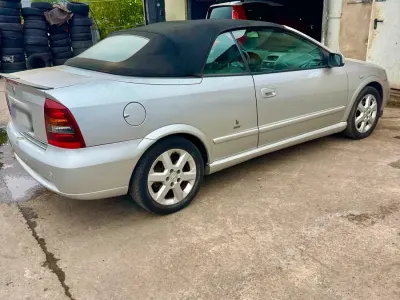 Gebraucht Opel Astra Cabriolet 147 PS (108 kW) 2001 Silber Cabrio