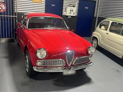 Second-hand Alfa Romeo Giulia Sprint Sprint 112 CP (82 kW) 1963 Roșu Coupe