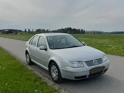 Gebraucht VW Bora Basis 101 PS (74 kW) 1999 Silber Limousine