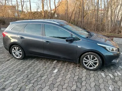 Gebraucht Kia Ceed 128 PS (94 kW) 2015 Grau Kleinwagen
