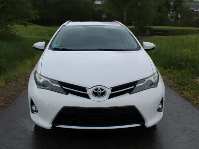 Gebraucht Toyota Auris Touring Sports 124 PS (91 kW) 2014 Weiß Kombi