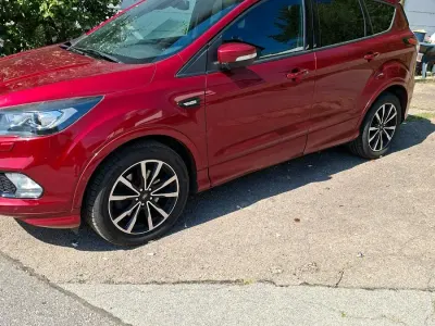 Gebraucht Ford Kuga ST 180 PS (132 kW) 2019 Rot SUV