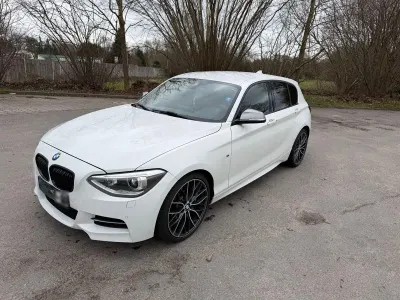 Brugt BMW M135 Performance 320 HK (235 kW) 2014 Hvid Hatchback