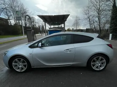 Gebraucht Opel Astra GTC 120 PS (88 kW) 2012 Coupé