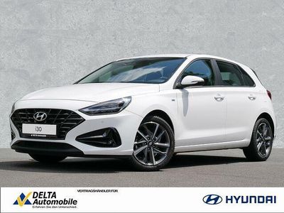 Gebraucht Hyundai i30 Trend 120 PS (88 kW) 2022 Serenity white / mic Limousine