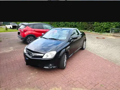 Gebraucht Opel Tigra Edition 90 PS (66 kW) 2009 Schwarz Cabrio