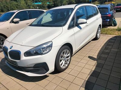 Weiß Gebraucht 2019 BMW 218 Gran Tourer Advantage Van / Kleinbus | 21.999 € (Etwas zu teuer)