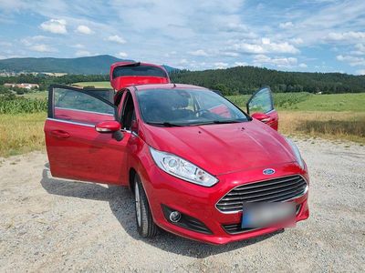 Gebraucht Ford Fiesta SYNC Edition 101 PS (74 kW) 2015 Rot Kleinwagen