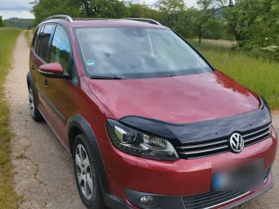 Gebraucht VW Touran Cross 140 PS (102 kW) 2012 Rot Van / Kleinbus
