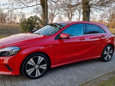 Usata Mercedes A180 122 CV (89 kW) 2016 Rosso Berlina