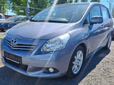 Usata Toyota Verso Executive 147 CV (108 kW) 2009 Blu Monovolume