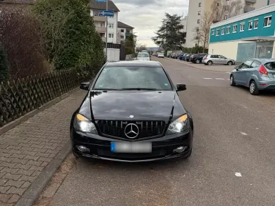Gebraucht Mercedes C200 136 PS (100 kW) 2009 Schwarz Limousine