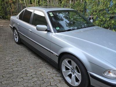 BMW 728