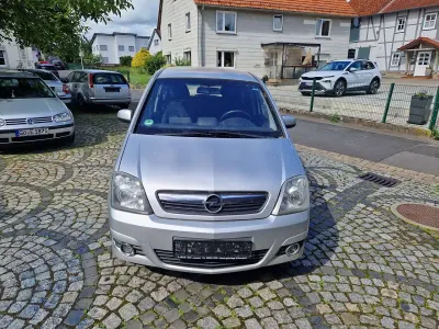 Gebraucht Opel Meriva Innovation 105 PS (77 kW) 2010 Silber Van / Kleinbus