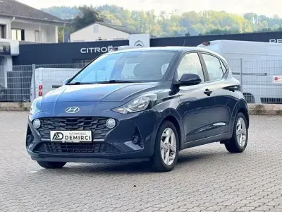 Gebraucht Hyundai i10 Trend 84 PS (61 kW) 2022 Grau Kleinwagen