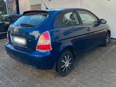 Gebraucht Hyundai Accent 97 PS (71 kW) 2007 Blau Kleinwagen