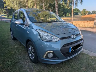 Gebraucht Hyundai i10 67 PS (49 kW) 2016 Blau Kleinwagen