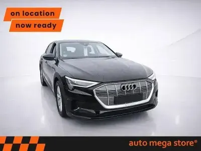 Używany Audi e-tron Comfort 230 kW (313 KM) 2022 Czarny SUV