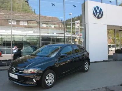 Gebraucht VW Polo Trendline 80 PS (58 kW) 2020 Deep black Kleinwagen