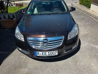 Occasion Opel Insignia Selection 160 ch (117 kW) 2011 Marron Berline