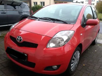 Gebraucht Toyota Yaris 100 PS (73 kW) 2010 Rot Kleinwagen