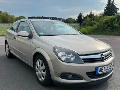 Gebraucht Opel Astra GTC 90 PS (66 kW) 2006 Silber Limousine