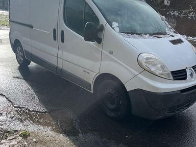 Gebraucht Renault Trafic 114 PS (83 kW) 2012 Weiß Van / Kleinbus
