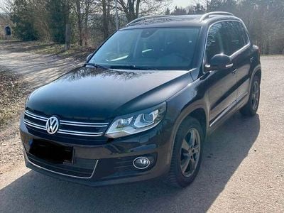 Gebraucht VW Tiguan LOUNGE 150 PS (110 kW) 2015 Schwarz SUV