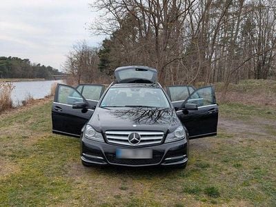Gebraucht Mercedes 200 136 PS (100 kW) 2014 Schwarz Kombi