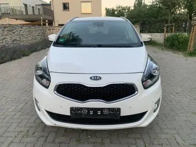 Gebraucht Kia Carens Spirit 136 PS (100 kW) 2015 Weiß Van / Kleinbus