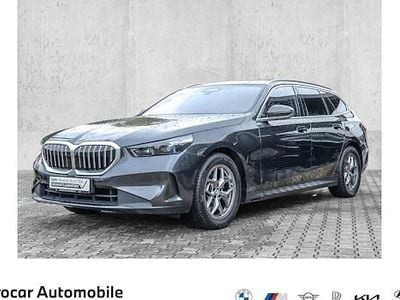 Grau Gebraucht 2024 BMW 520 Sport Line Kombi | 44.990 € (Guter Preis)