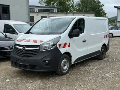 Gebraucht Opel Vivaro 120 PS (88 kW) 2017 Weiß Van / Kleinbus