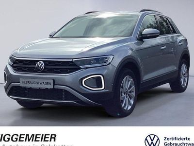 Pyritsilber metallic (metallic) Gebraucht 2024 VW T-Roc Life SUV | 26.995 € (Guter Preis)