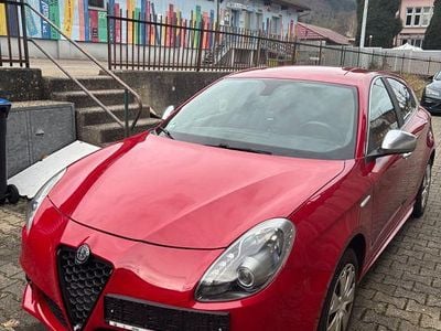 Gebraucht Alfa Romeo Giulietta 120 PS (88 kW) 2013 Rot Kleinwagen