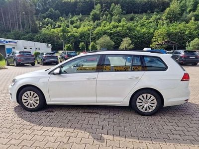 Gebraucht VW Golf VII Trendline 86 PS (63 kW) 2016 Pure white Kombi