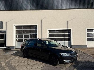 Schwarz Gebraucht 2013 Skoda Octavia Ambition Kombi | 10.990 € (Etwas zu teuer)
