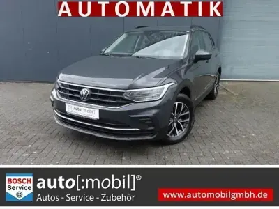 Second-hand VW Tiguan Life 150 CP (110 kW) 2024 Gri SUV