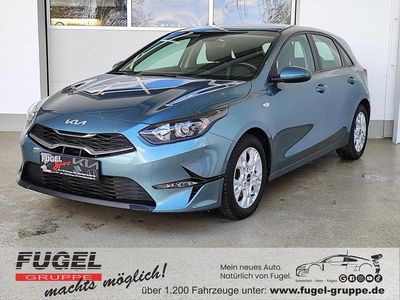 Usado Kia Ceed Play 120 HP (88 kW) 2023 Cinzento Citadino