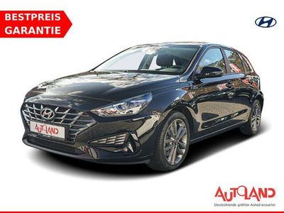 Gebraucht Hyundai i30 Trend 120 PS (88 kW) 2022 Phantom black Limousine