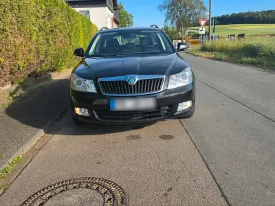 Gebraucht Skoda Octavia 105 PS (77 kW) 2012 Schwarz Kombi