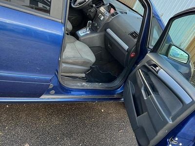Second-hand Opel Zafira 120 CP (88 kW) 2005 Albastru Monovolum