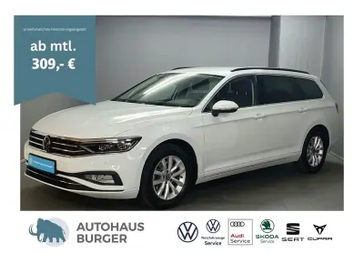 Gebraucht VW Passat 150 PS (110 kW) 2023 2y gletscherweiß metallic (metallic) Kombi