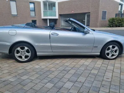 Gebraucht Mercedes CLK320 218 PS (160 kW) 2004 Silber Cabrio