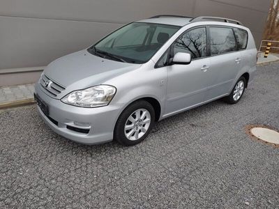 gebraucht Toyota Avensis Verso 2.0 vvti Benzin 7 Sitze