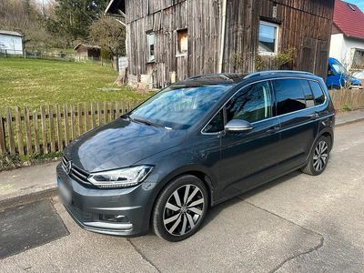 Gebraucht VW Touran Highline 150 PS (110 kW) 2018 Grau Van / Kleinbus