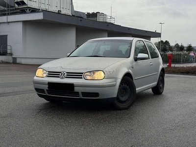 Silber Gebraucht 1998 VW Golf IV Kleinwagen | 1.500 € (Fairer Preis)